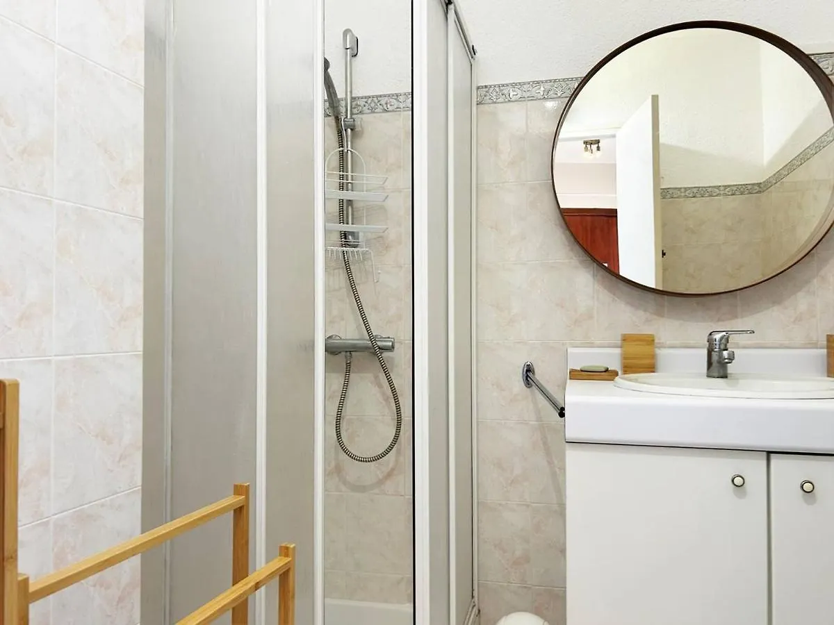 Appartement Cosy 2 Pieces Avec Parking - Le Lavandou - Fr-1-251-381 0*,