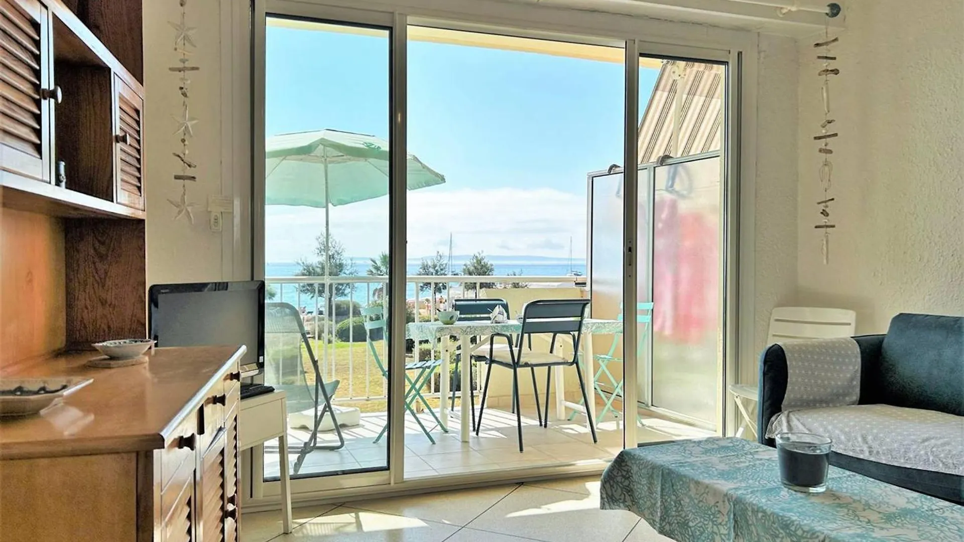 Appartement Cosy 2 Pieces Avec Parking - Le Lavandou - Fr-1-251-381